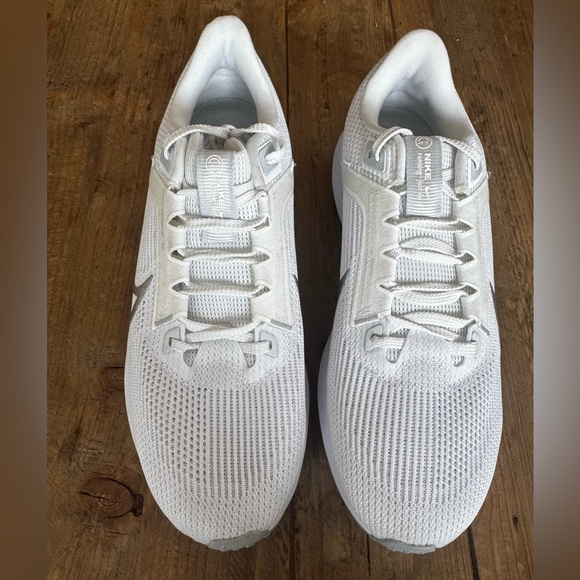 Nike Women's Air Zoom Pegasus 40 Running Shoes White/Silver DV3854-101 Size 11 - Picture 4 of 10